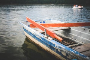 Free- Boat going Nowhere